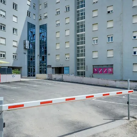 Priska Med Luxury Alojamento de Acomodação e Pequeno-almoço Split