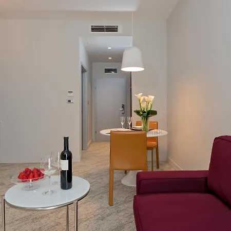 Alojamento de Acomodação e Pequeno-almoço Priska Med Luxury 4*