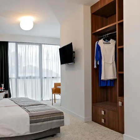 Alojamento de Acomodação e Pequeno-almoço Priska Med Luxury 4*