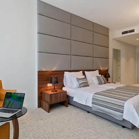 Priska Med Luxury Alojamento de Acomodação e Pequeno-almoço 4*
