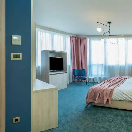 Priska Med Luxury Split