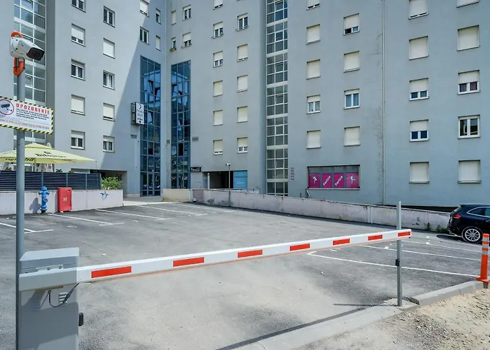 Priska Med Luxury krevet i doručak Split