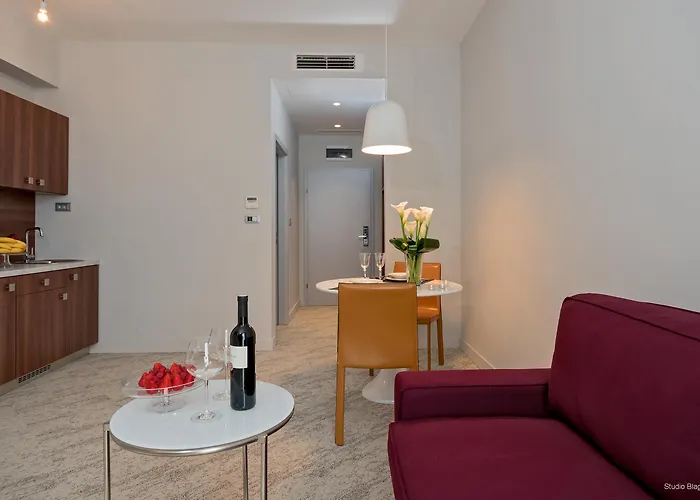 krevet i doručak Priska Med Luxury 4*